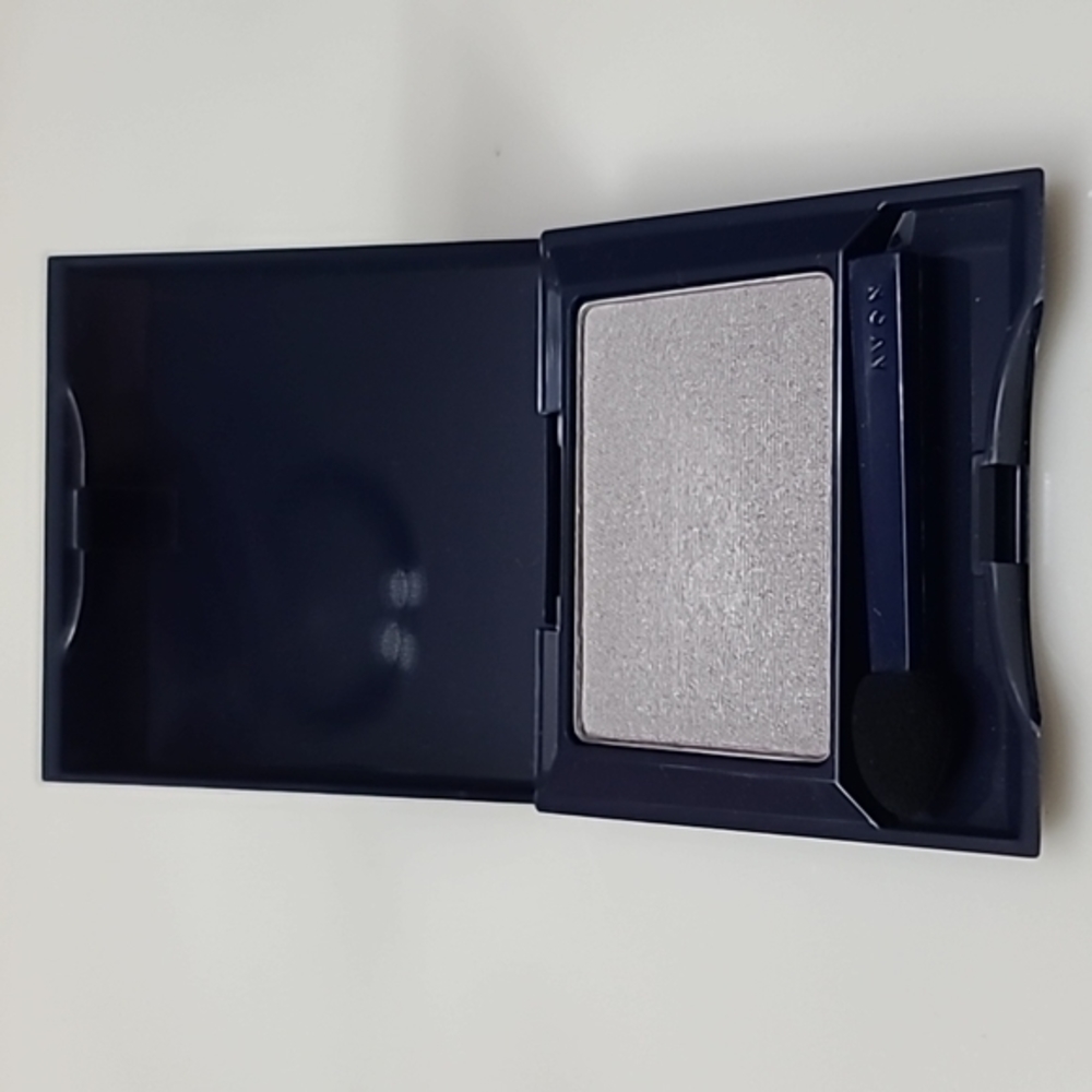 New Classic Silver Eyeshadow